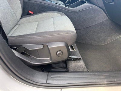 2024 Volvo XC40 Core Bright Theme