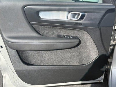 2024 Volvo XC40 Core Bright Theme