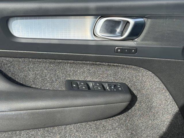 2024 Volvo XC40 Core Bright Theme