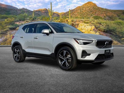 2024 Volvo XC40 Core Bright Theme