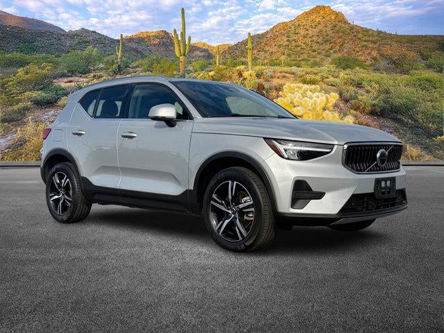 2024 Volvo XC40 Core Bright Theme