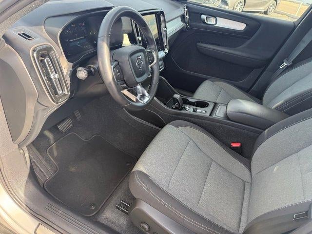 2024 Volvo XC40 Core Bright Theme