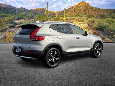 2024 Volvo XC40 Core Bright Theme