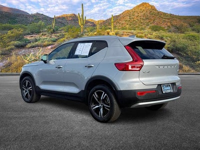 2024 Volvo XC40 Core Bright Theme