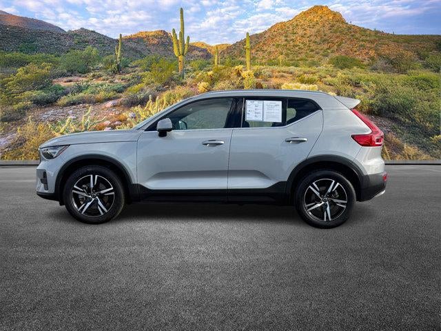 2024 Volvo XC40 Core Bright Theme