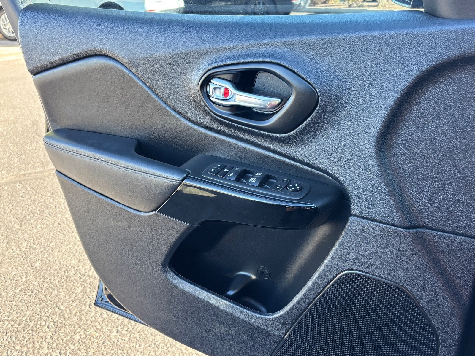 2023 Jeep Cherokee Altitude Lux