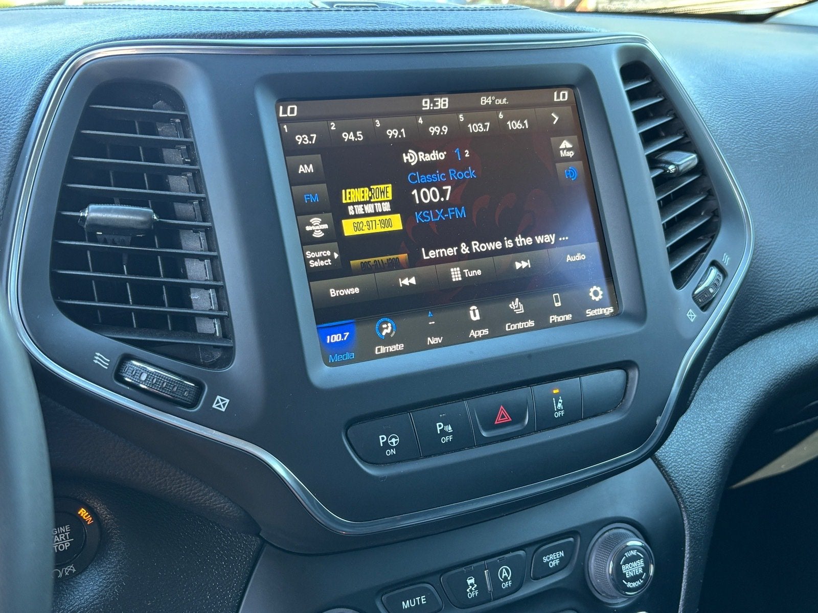 2023 Jeep Cherokee Altitude Lux