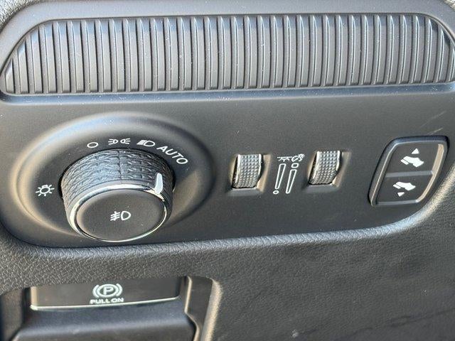 2024 Jeep Wagoneer Base