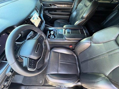 2024 Jeep Wagoneer Base