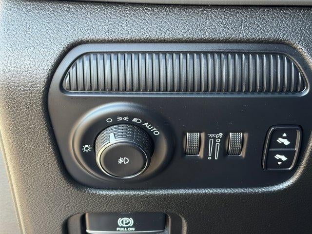 2024 Jeep Wagoneer Base