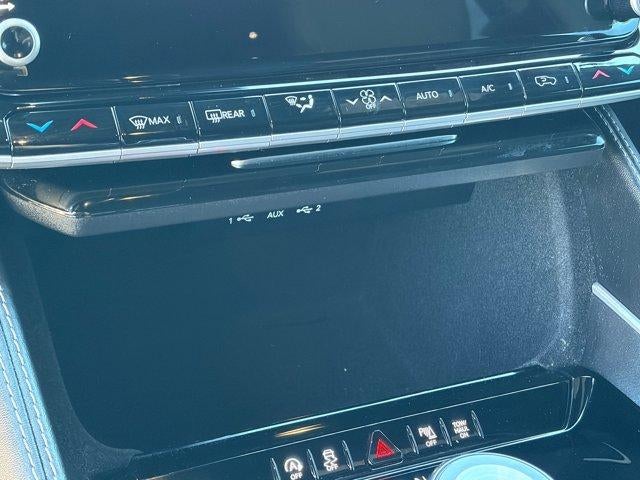 2024 Jeep Wagoneer Base