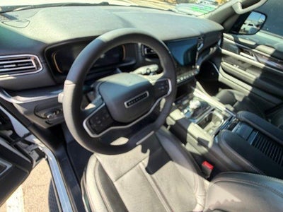 2024 Jeep Wagoneer Base