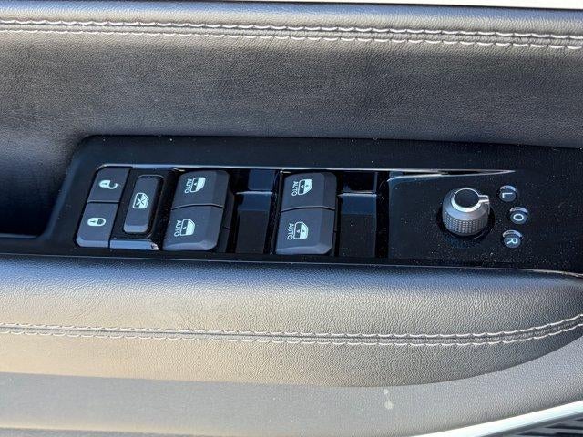 2024 Jeep Wagoneer Base