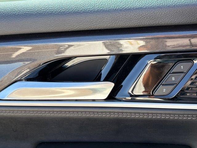 2024 Jeep Wagoneer Base