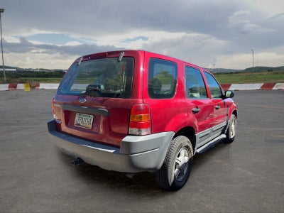 2003 Ford Escape XLS Popular