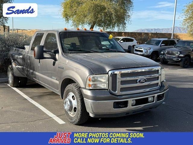 2005 Ford Super Duty F-350 DRW XL