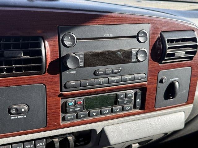 2005 Ford Super Duty F-350 DRW XL