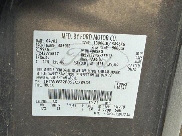 2005 Ford Super Duty F-350 DRW XL