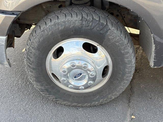 2005 Ford Super Duty F-350 DRW XL