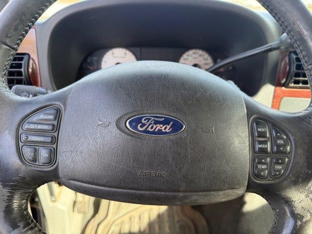 2005 Ford Super Duty F-350 DRW XL