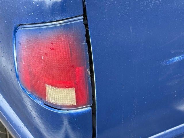 2002 Chevrolet S10 Base