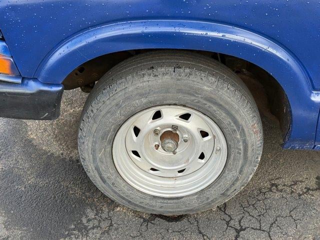 2002 Chevrolet S10 Base