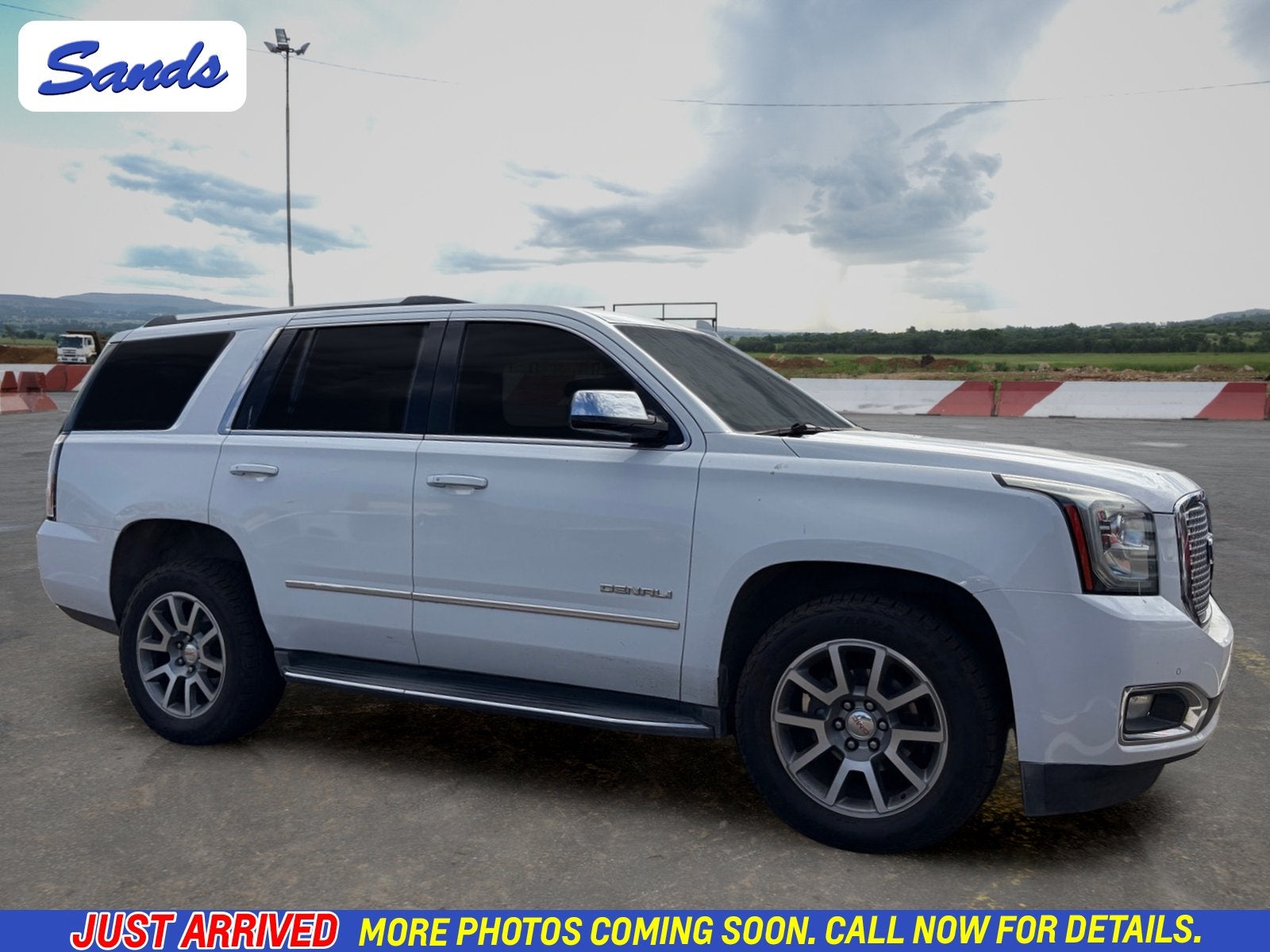 2016 GMC Yukon Base