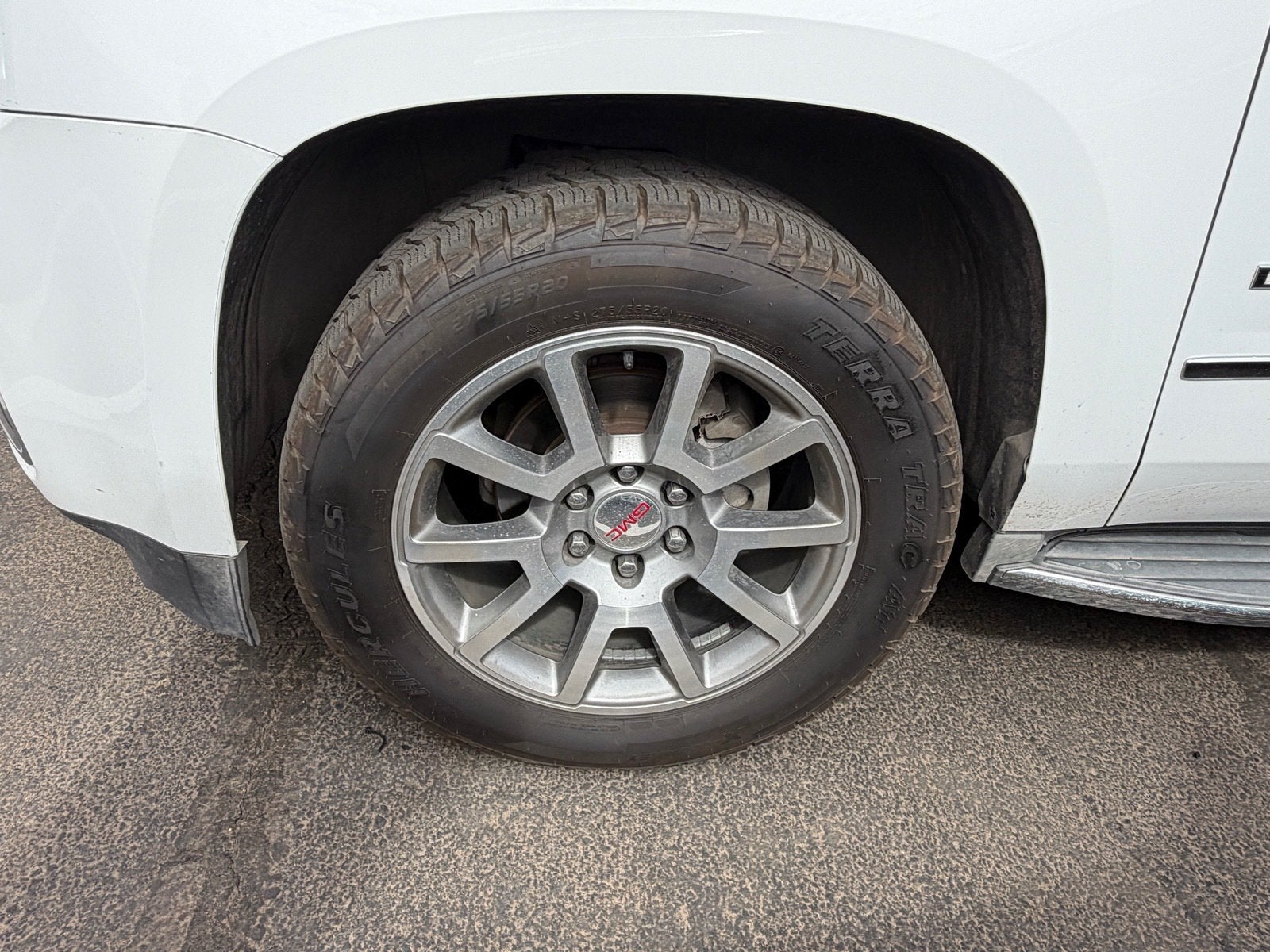 2016 GMC Yukon Base