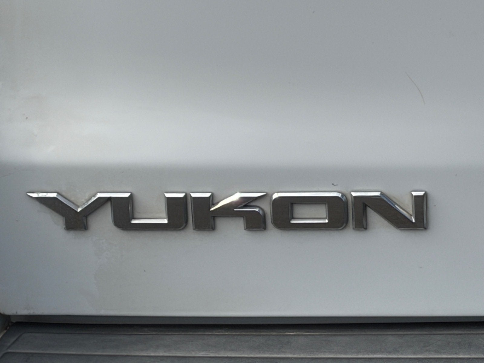2016 GMC Yukon Base