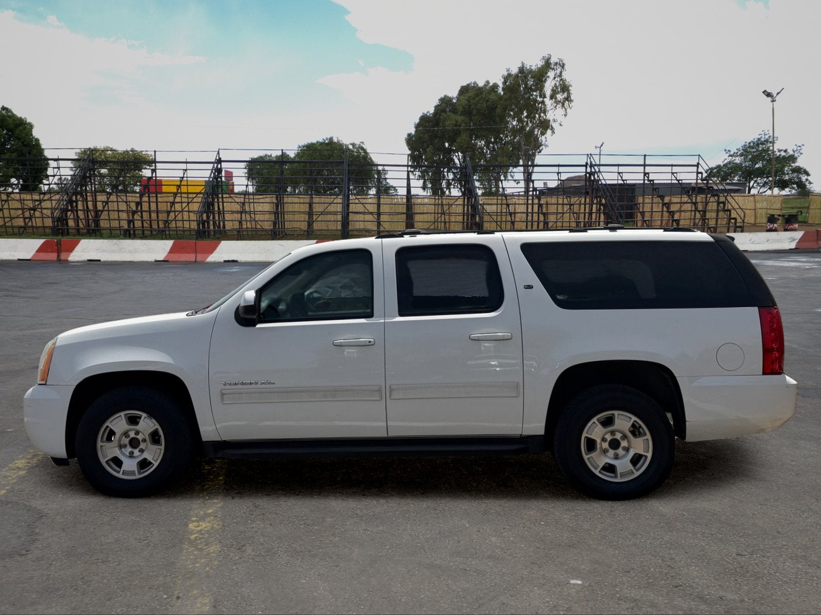 2013 GMC Yukon XL SLE