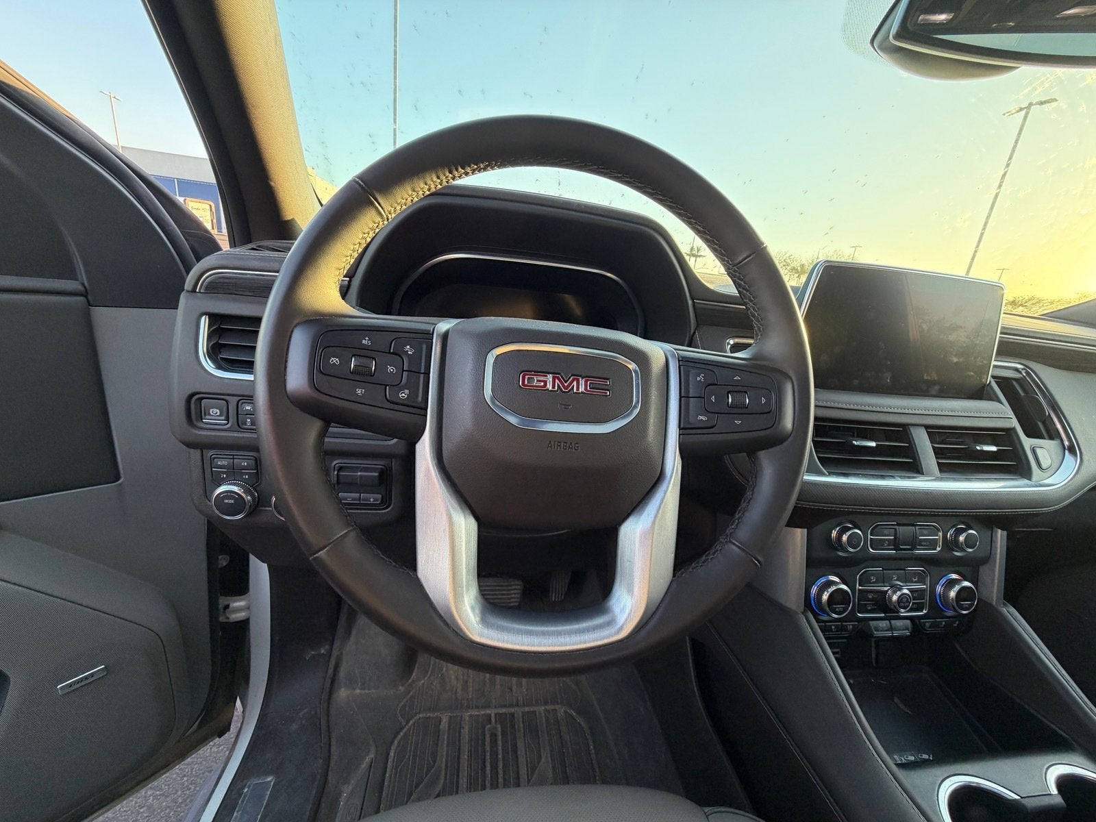2024 GMC Yukon XL SLT