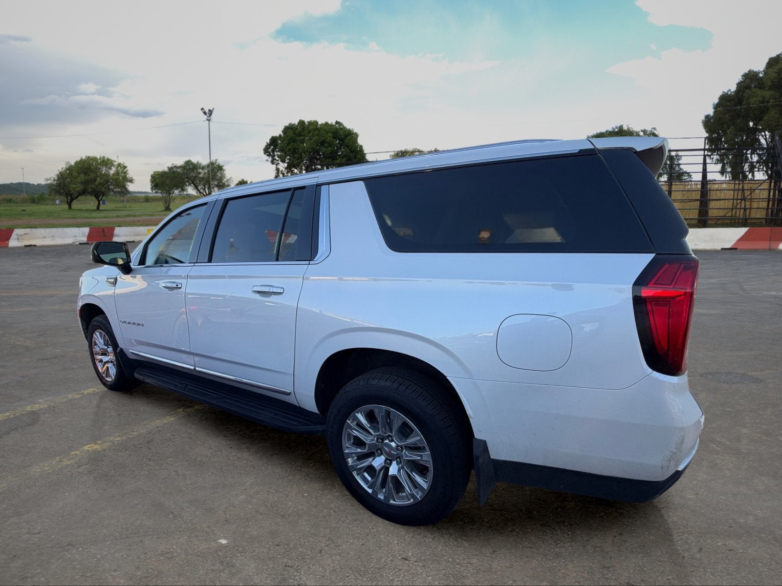 2024 GMC Yukon XL SLT