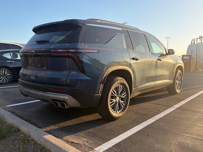 2024 Chevrolet Traverse LT