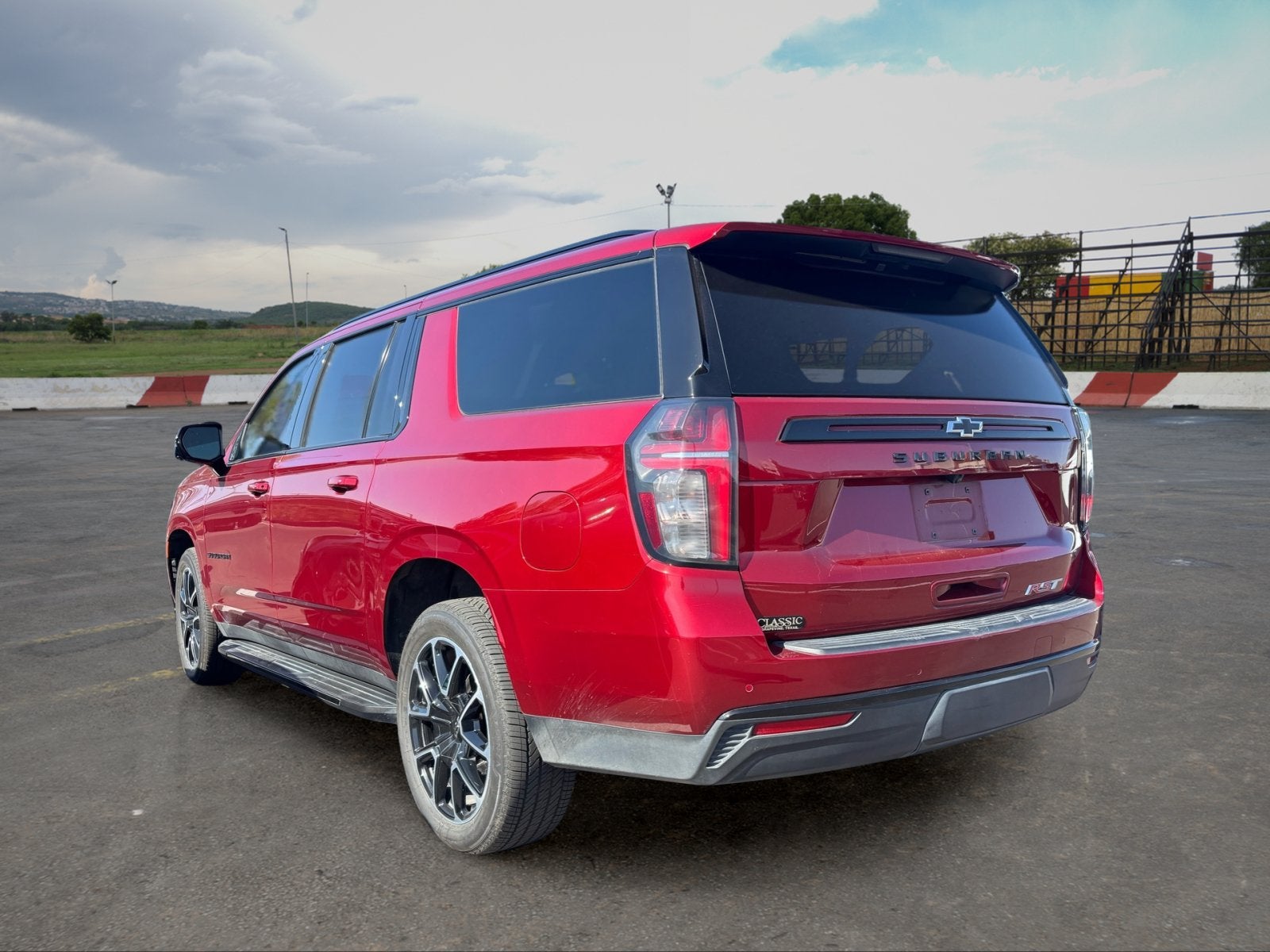 2023 Chevrolet Suburban RST