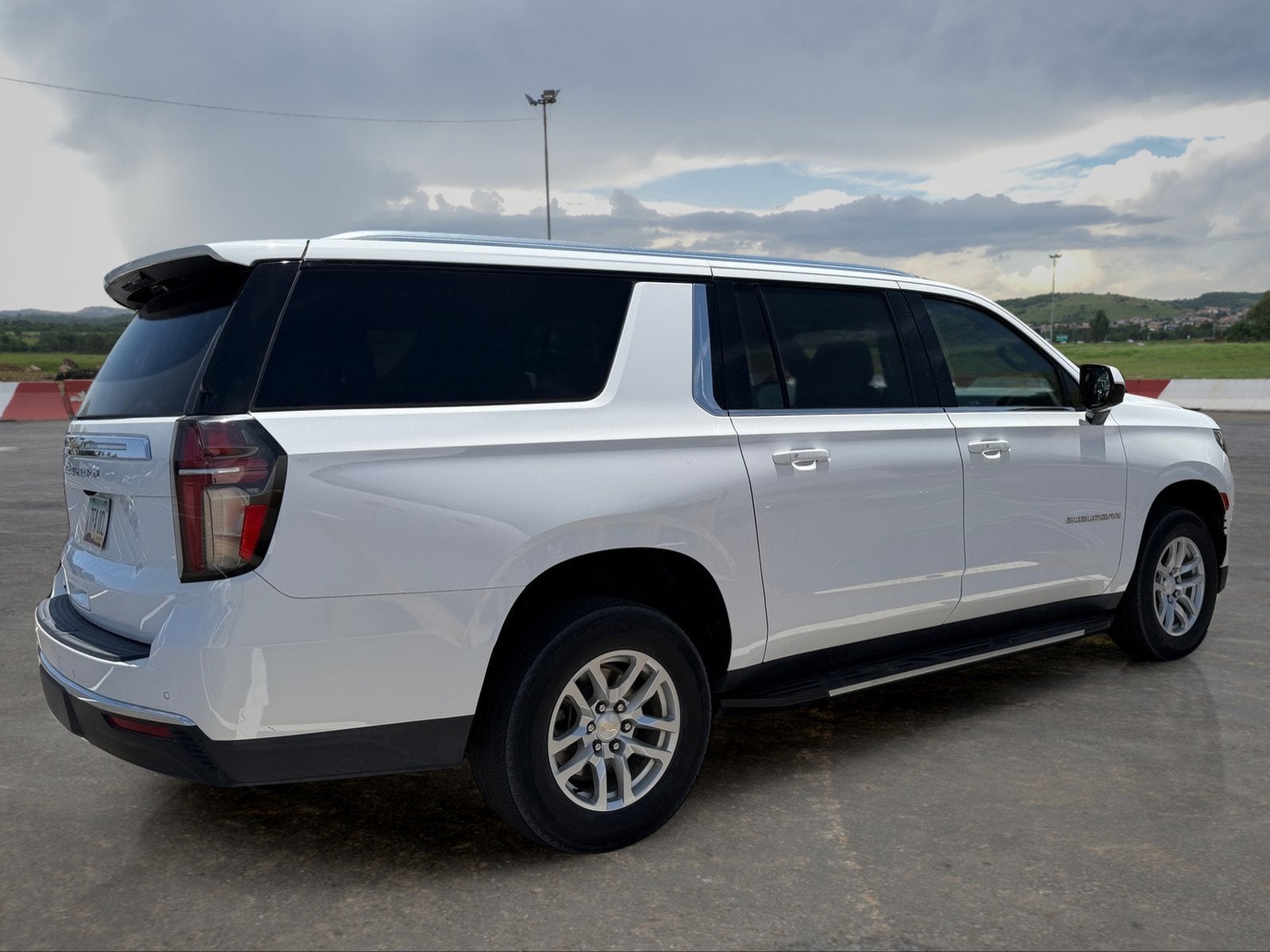 2023 Chevrolet Suburban LS