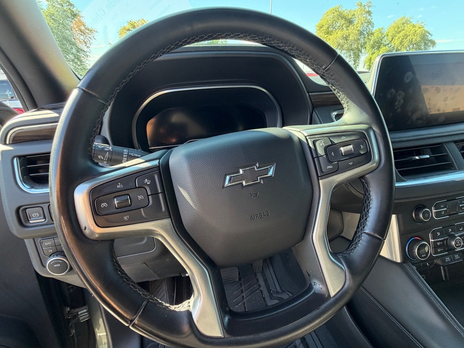 2023 Chevrolet Suburban Base