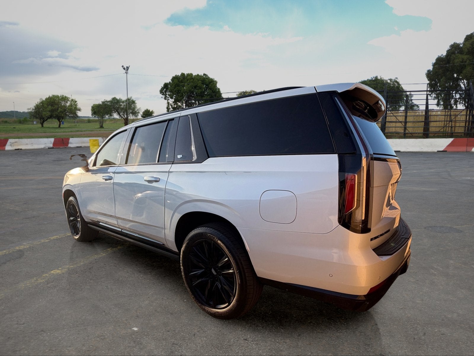 2022 Cadillac Escalade ESV Sport Platinum