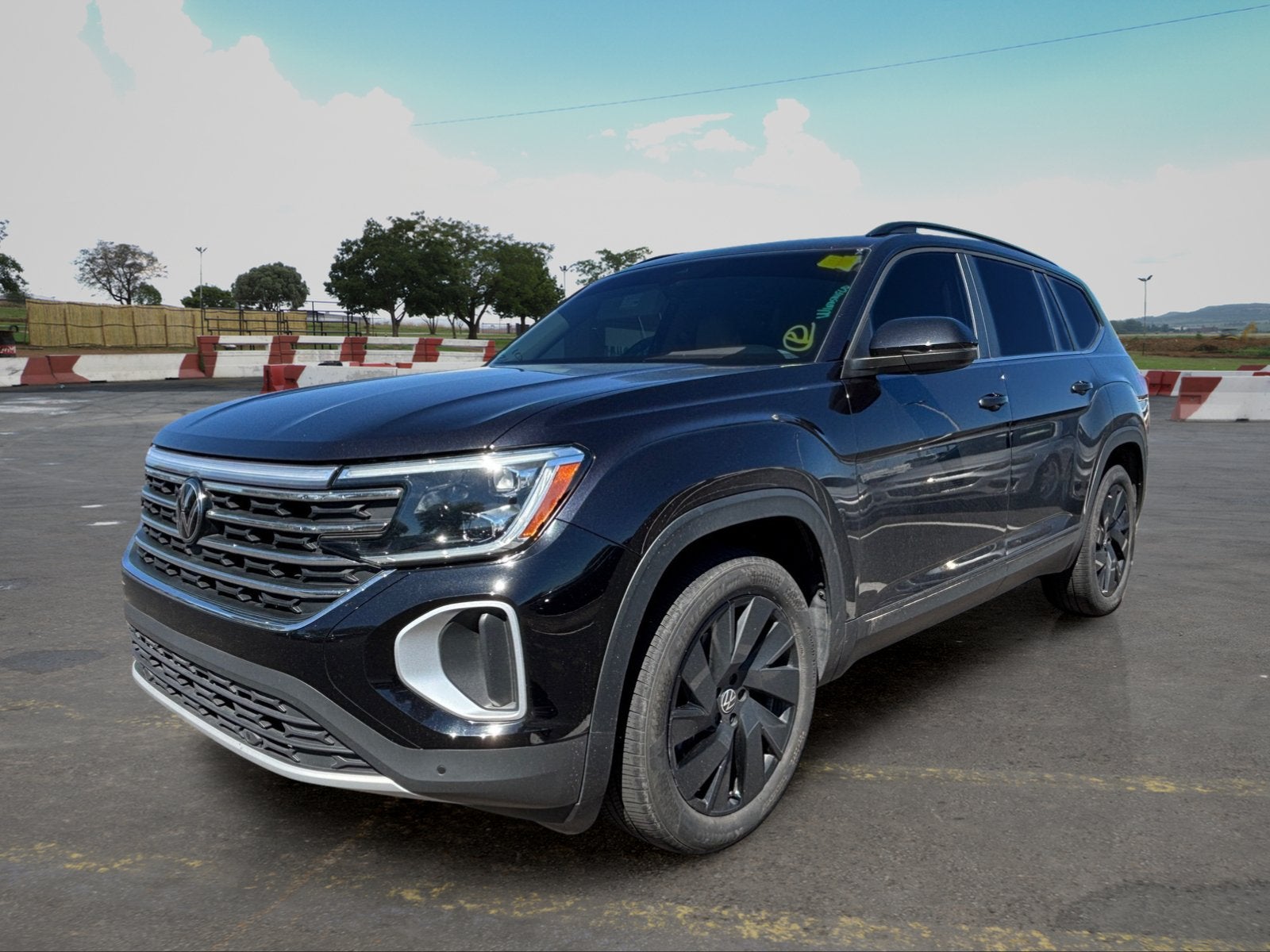 2024 Volkswagen Atlas 2.0T SE w/Technology