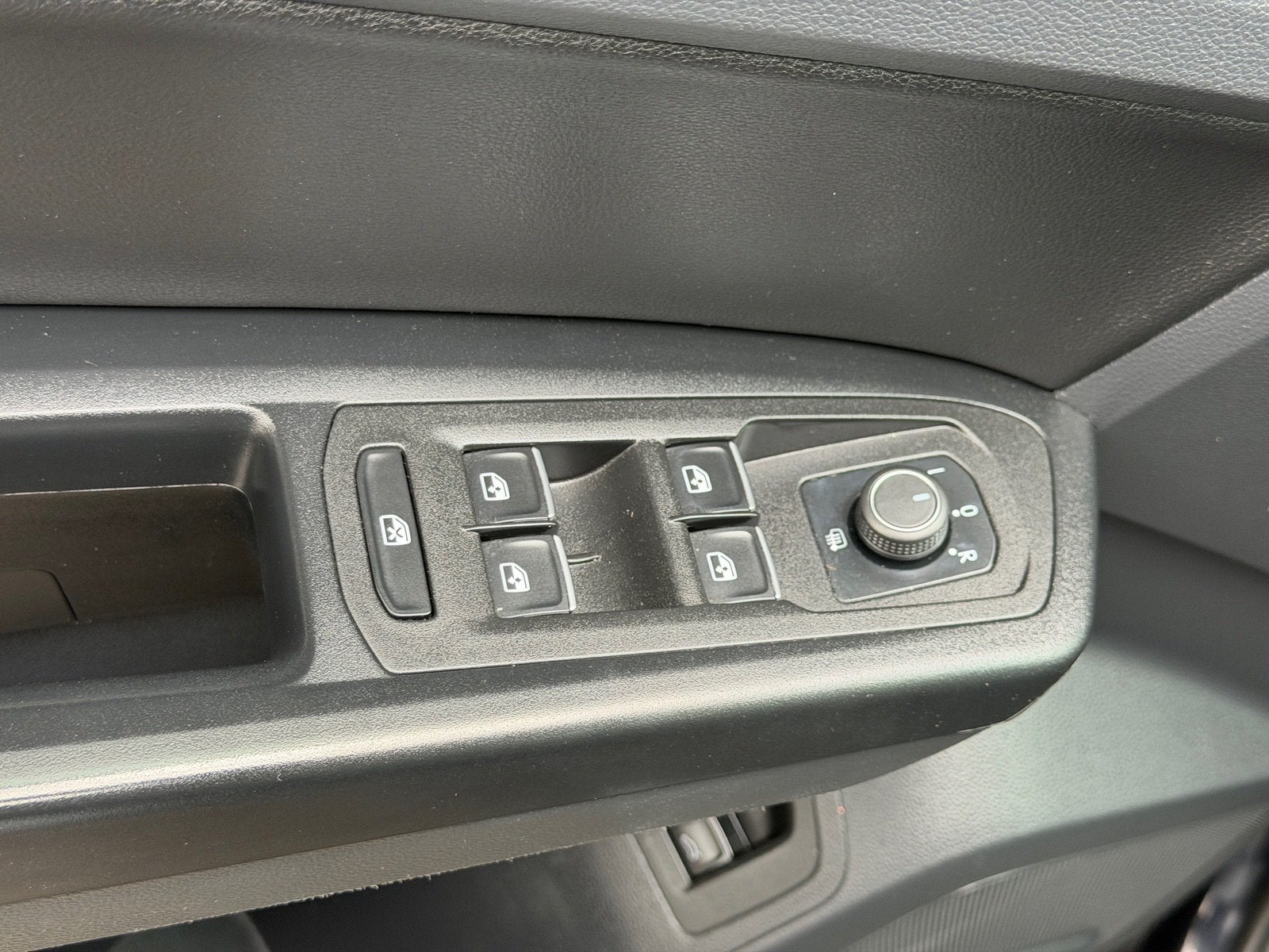2019 Volkswagen Atlas 3.6L V6 SE w/Technology R-Line
