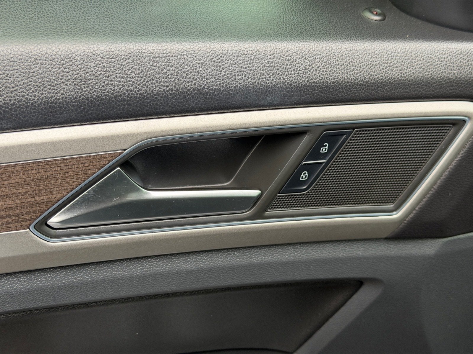 2019 Volkswagen Atlas 3.6L V6 SE w/Technology R-Line