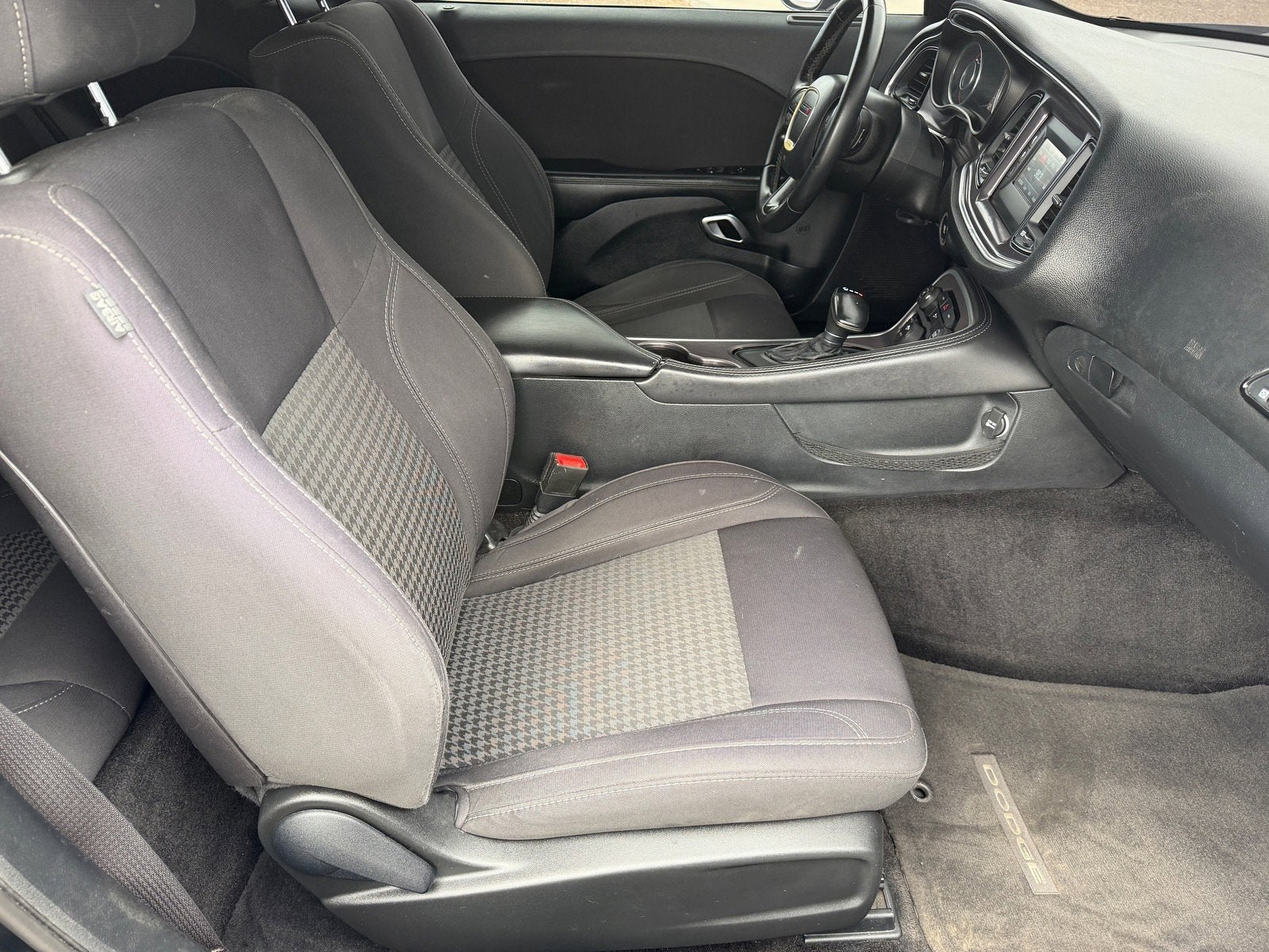 2015 Dodge Challenger SXT