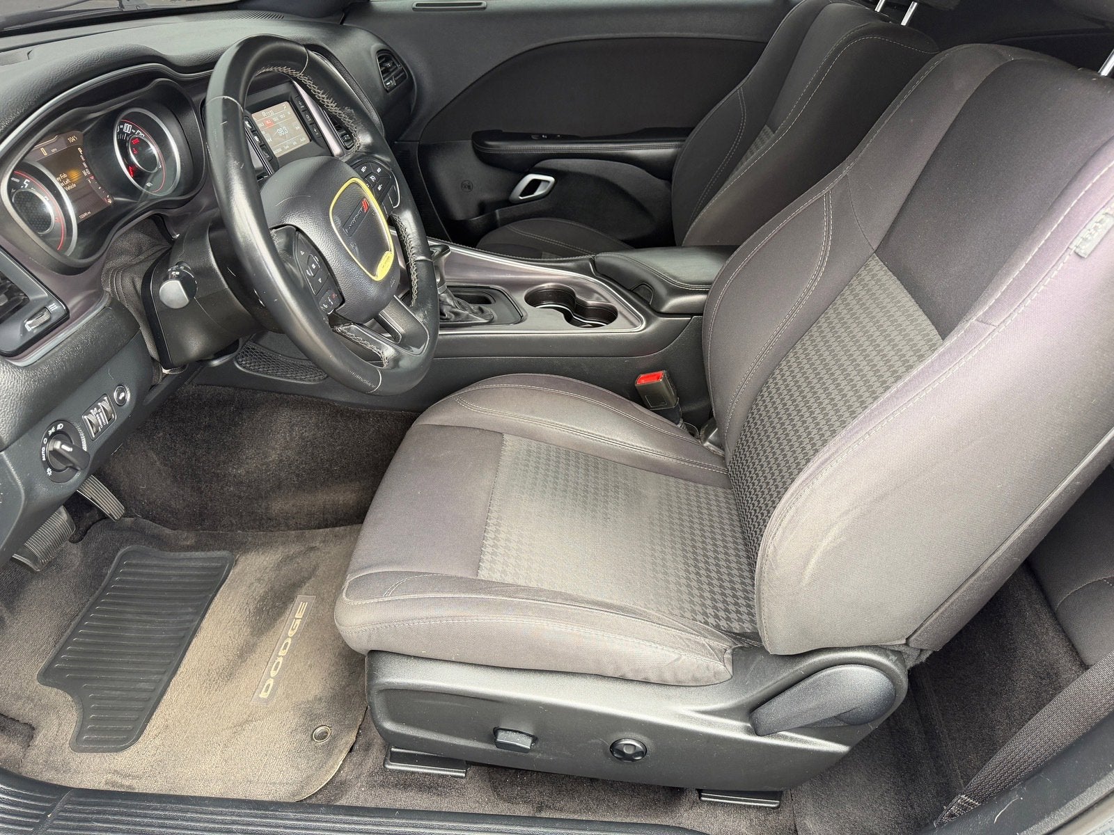 2015 Dodge Challenger SXT