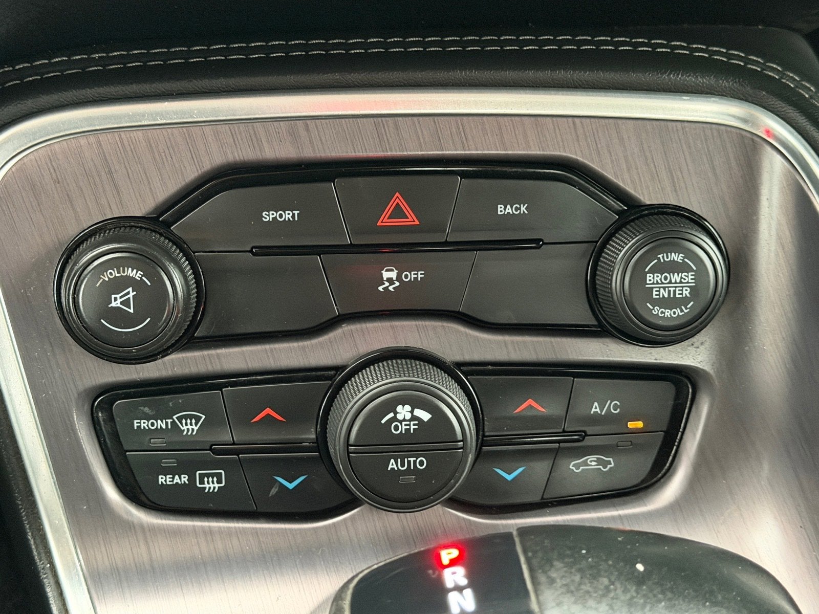 2015 Dodge Challenger SXT