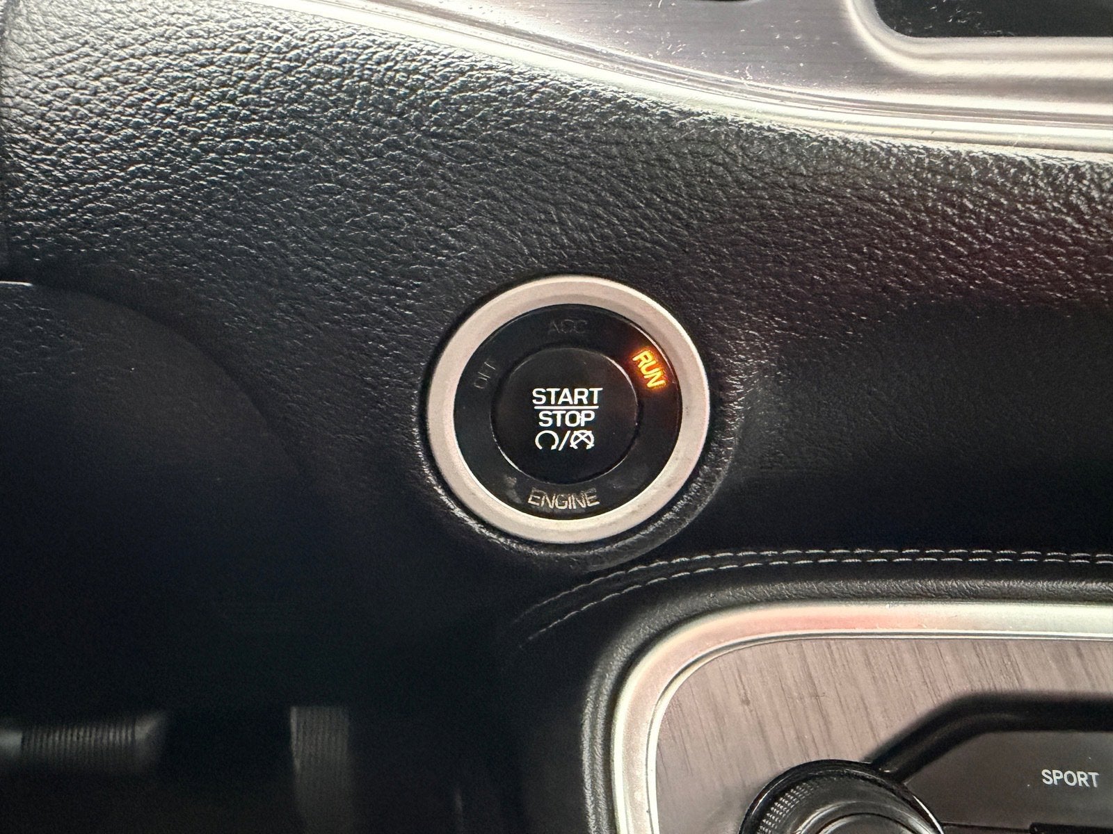 2015 Dodge Challenger SXT