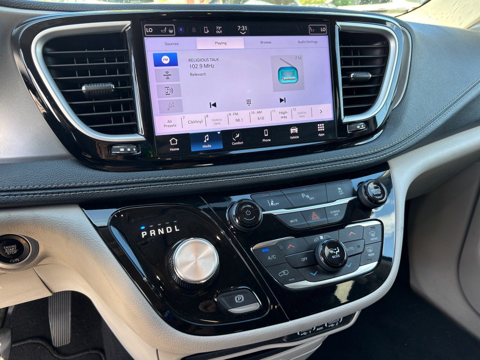 2023 Chrysler Pacifica Hybrid Touring L