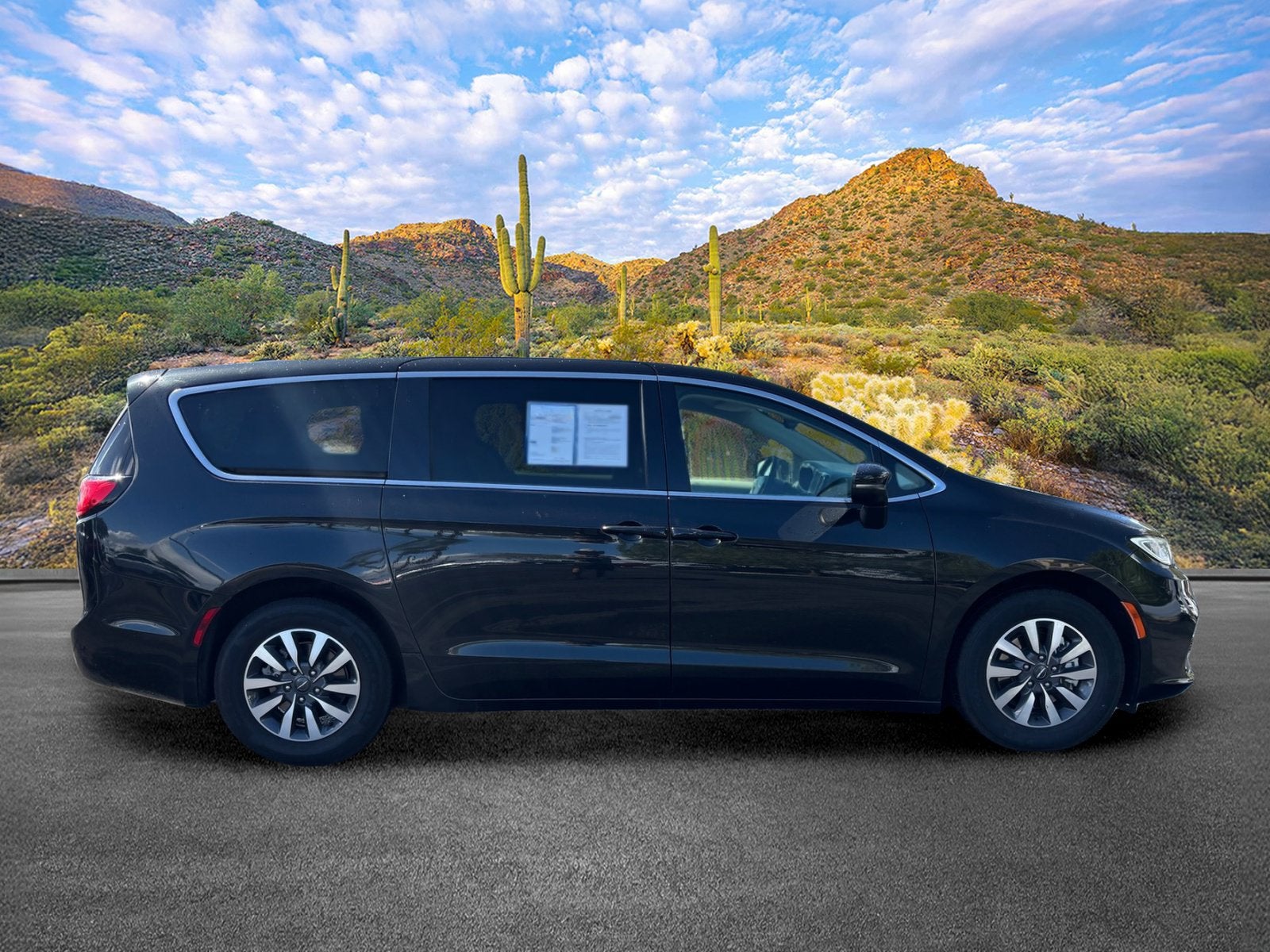 2023 Chrysler Pacifica Hybrid Touring L