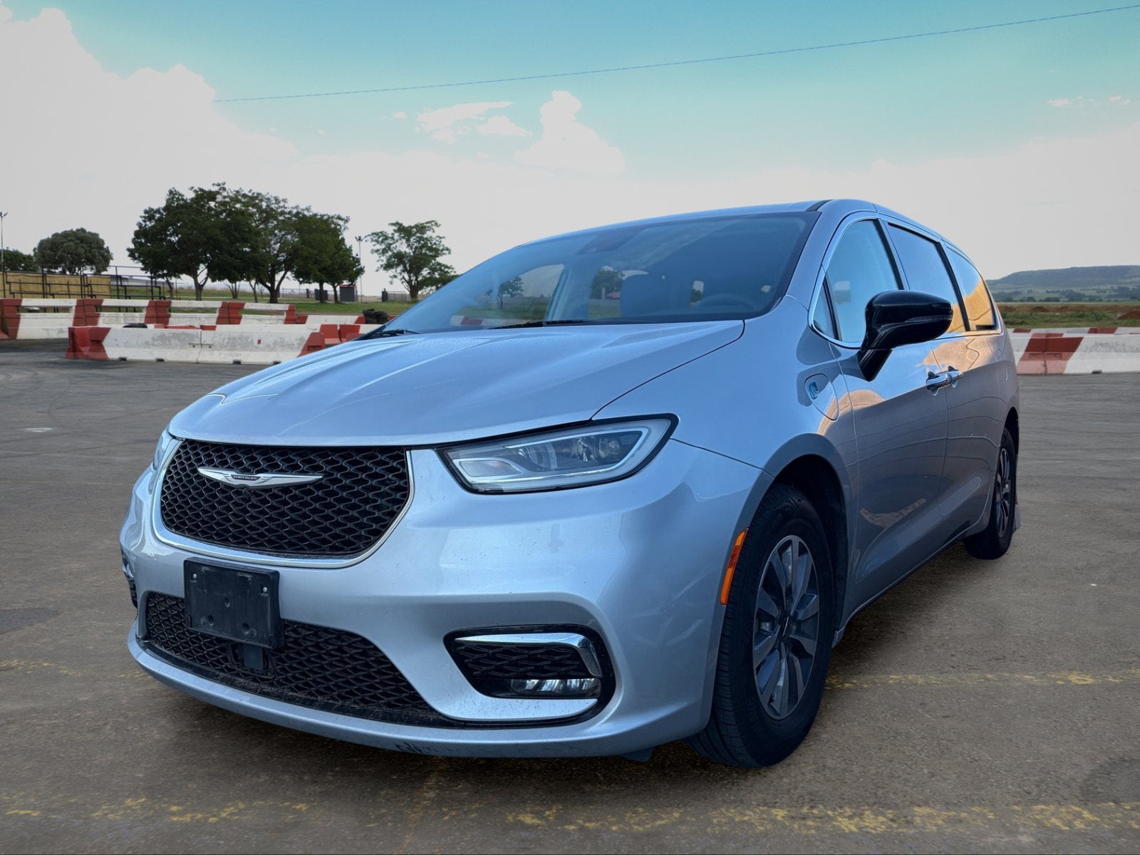 2024 Chrysler Pacifica Hybrid Select