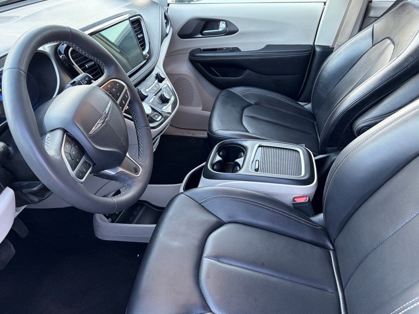 2024 Chrysler Pacifica Hybrid Select