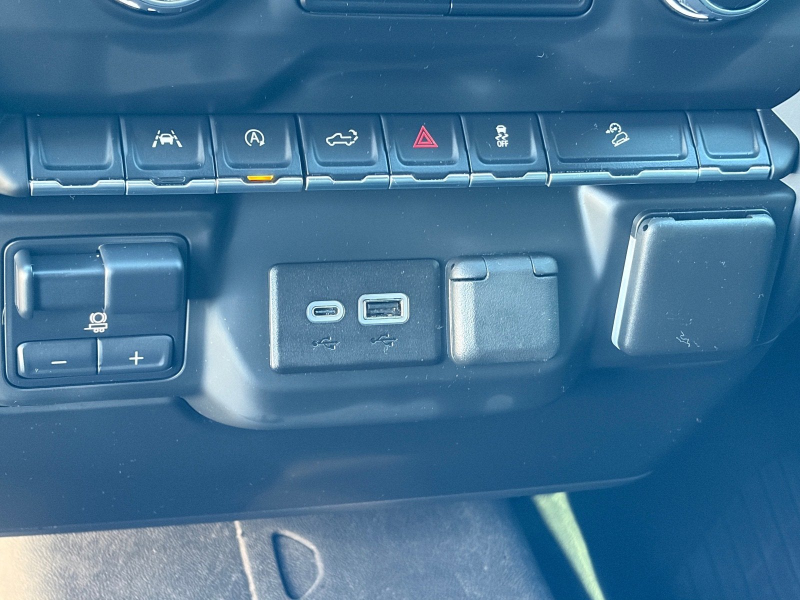 2023 Chevrolet Silverado 1500 Custom Trail Boss