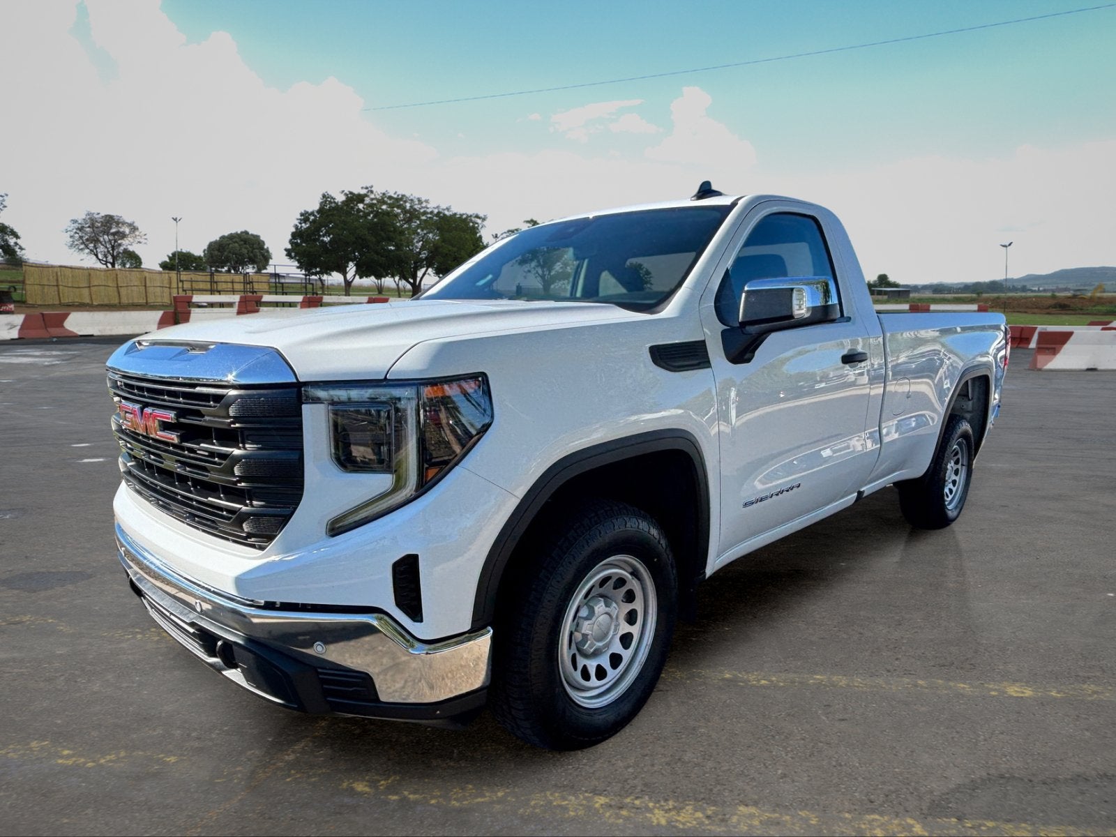 2025 GMC Sierra 1500 Pro